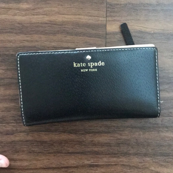 Kate Spade Wallet - Picture 1 of 2